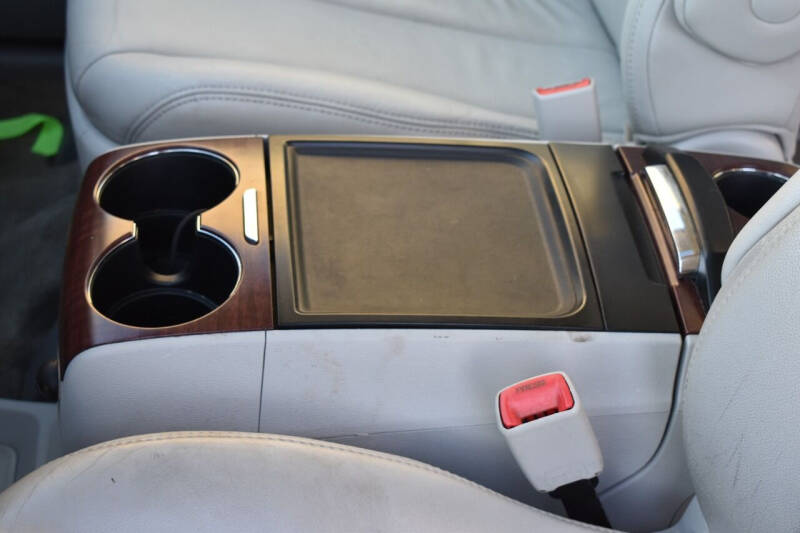 2014 Toyota Sienna XLE 7-Passenger