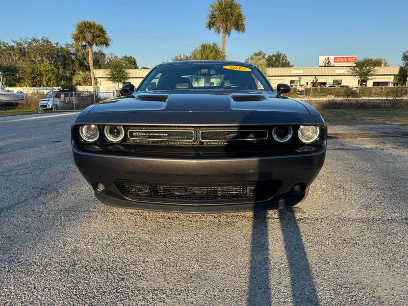 2017 Dodge Challenger SXT Plus