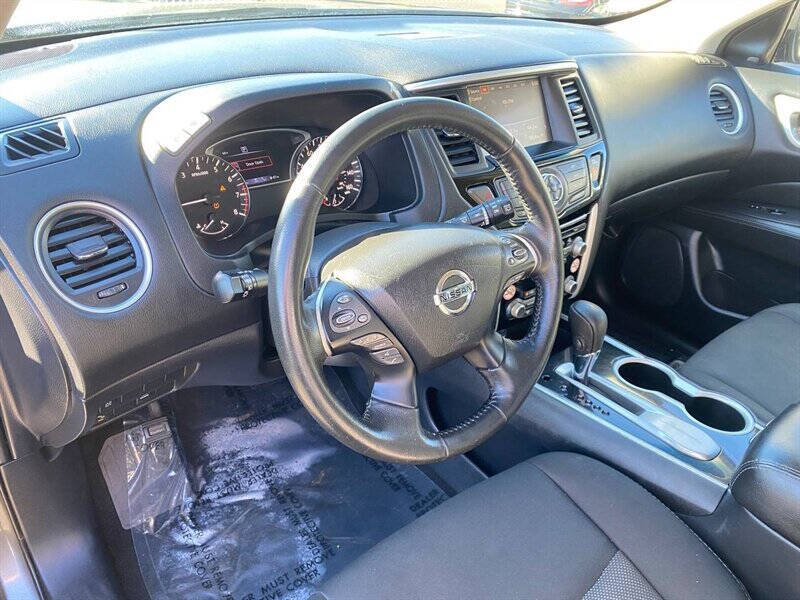 2019 Nissan Pathfinder SV