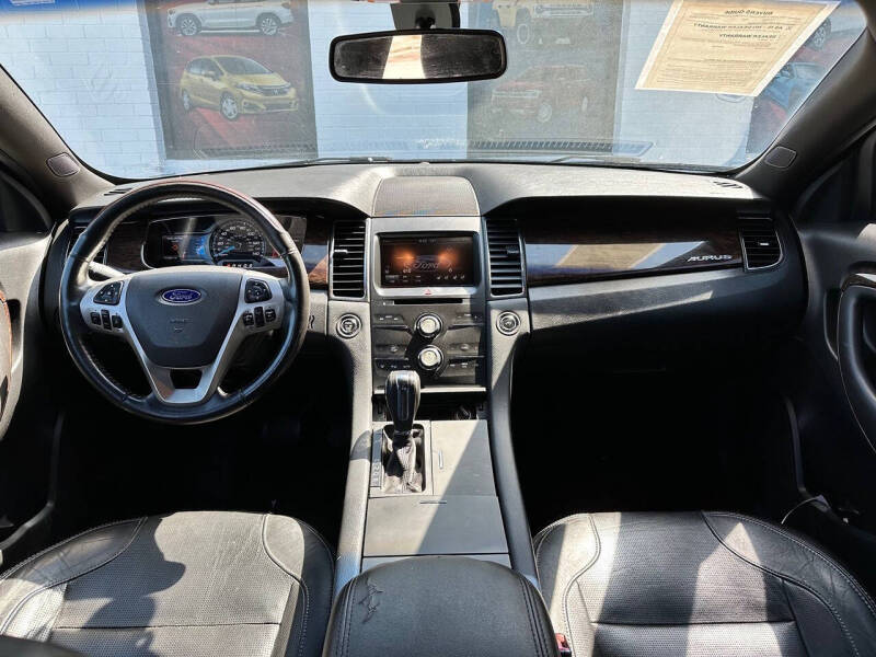 2015 Ford Taurus Limited