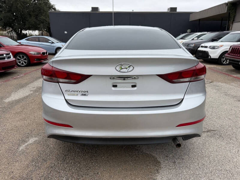 2018 Hyundai Elantra SE