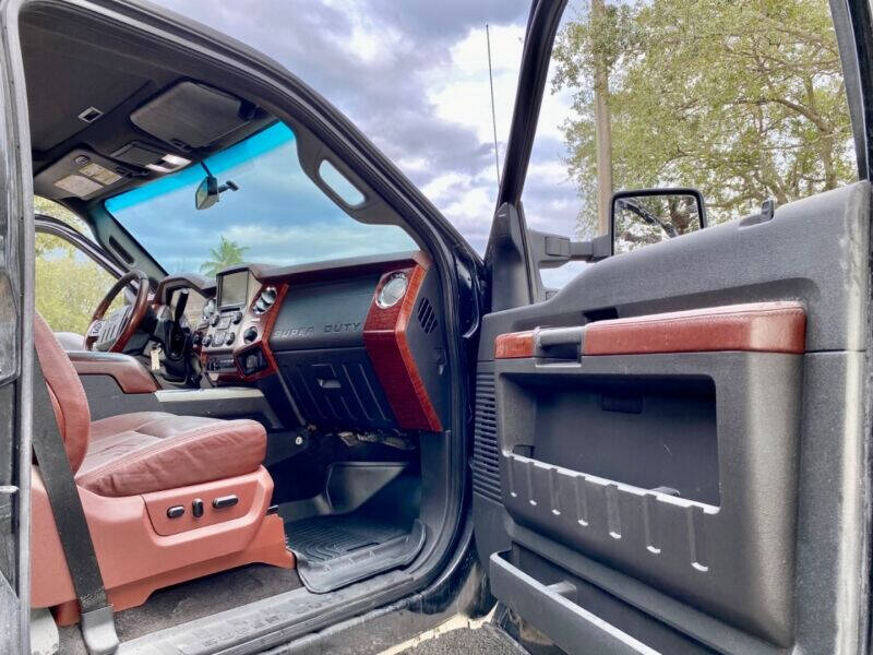2014 Ford F-250 Super Duty  - $33,995