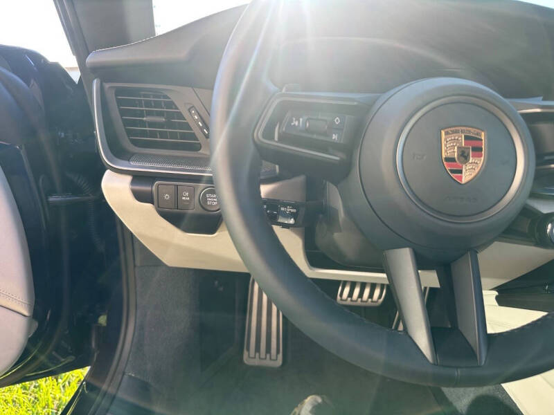 2025 Porsche 911 Carrera