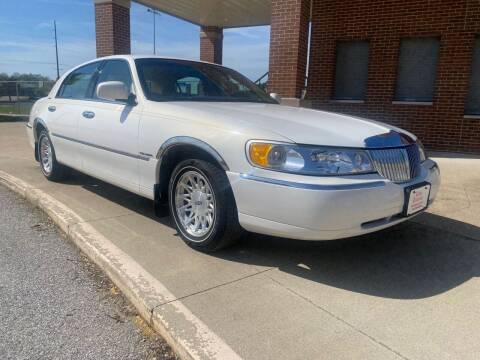 1998 Lincoln Town Car for sale at Klemme Klassic Kars in Davenport IA