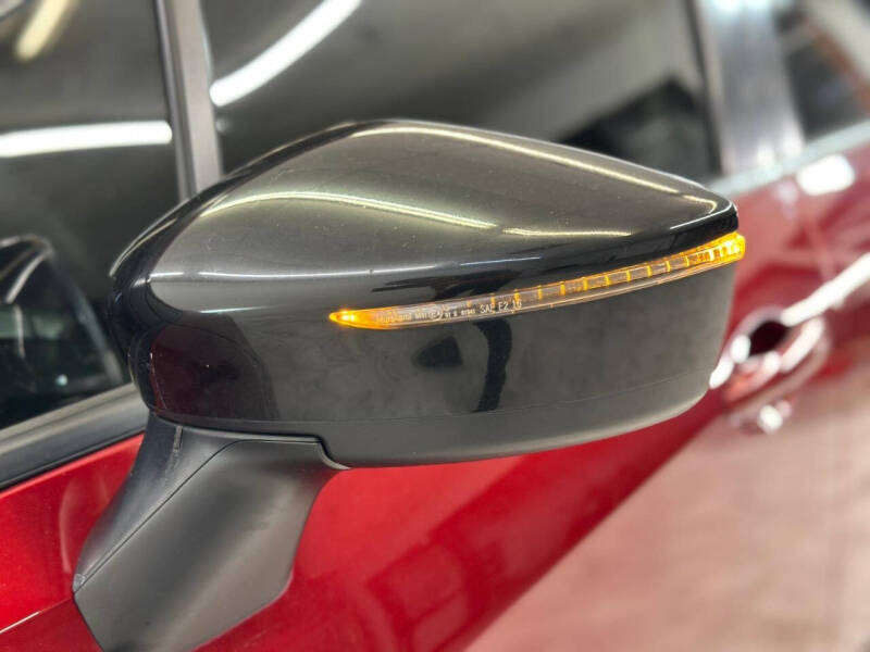 2022 Nissan Versa SR