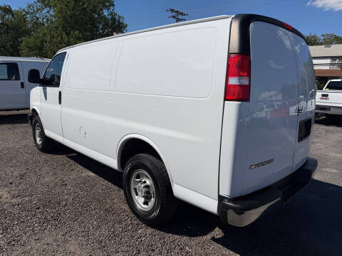 2022 Chevrolet Express 3500