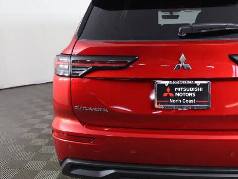 2025 Mitsubishi Outlander ES
