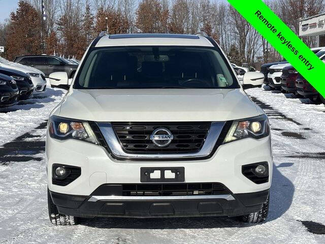 2017 Nissan Pathfinder SL