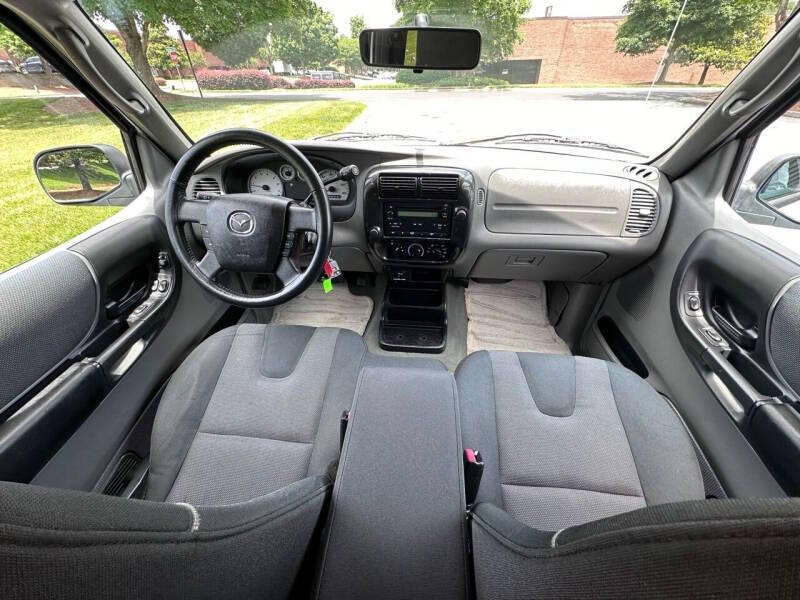 2004 Mazda B-Series B3000 SE