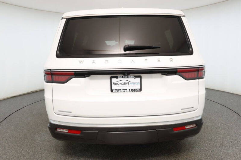 2022 Jeep Wagoneer Series III