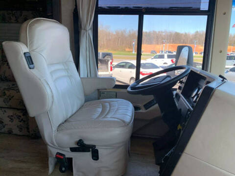 2004 Freightliner XC Chassis