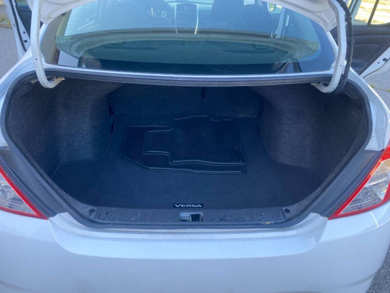 2018 Nissan Versa SV