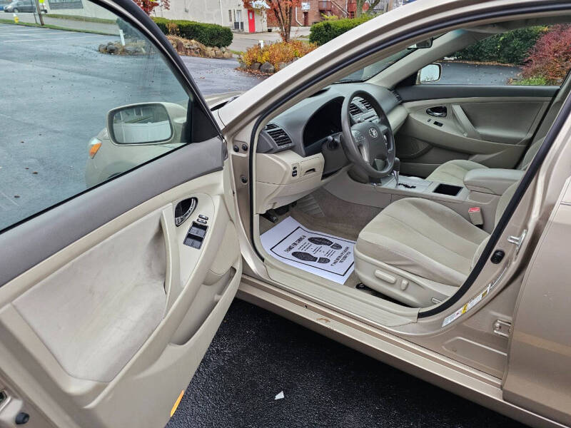 2008 Toyota Camry LE photo 17