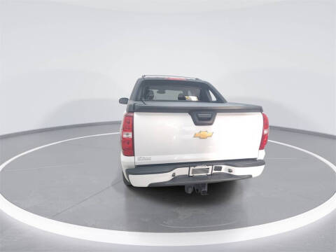2011 Chevrolet Avalanche LS