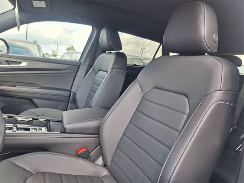 2026 Volkswagen Atlas Cross Sport SEL R-Line Black 4Motion