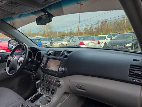 2012 Toyota Highlander SE