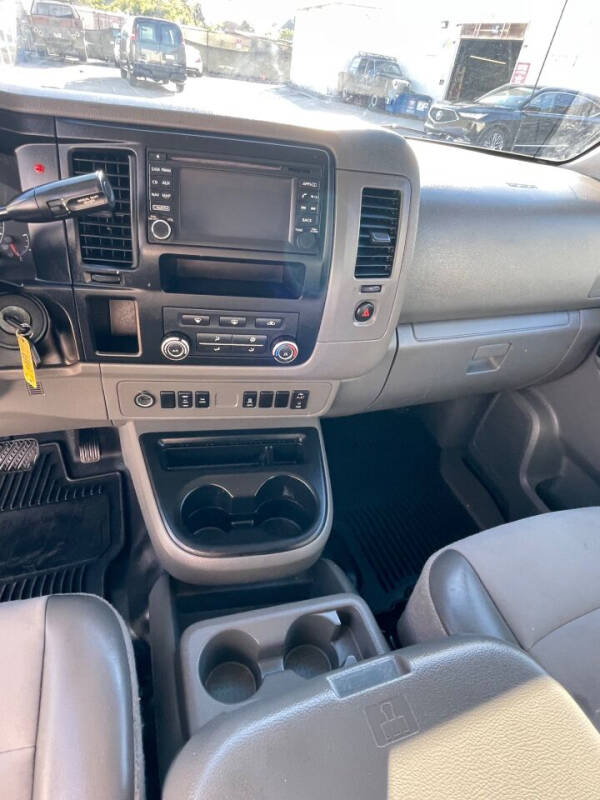 2016 Nissan NV 2500 HD SV