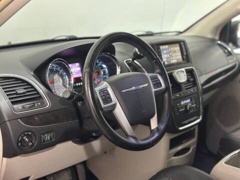 2014 Chrysler Town and Country Touring