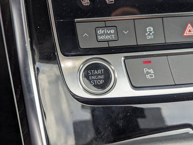 2022 Audi Q8 quattro Premium Plus 55 TFSI