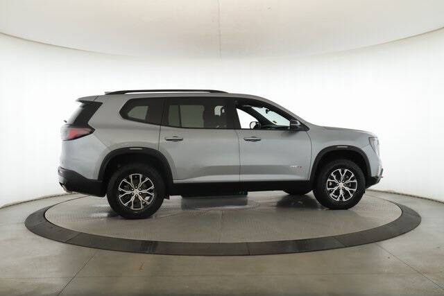 2024 GMC Acadia AT4