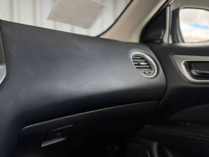 2019 Nissan Pathfinder SL