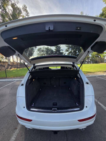 2011 Audi Q5 2.0T quattro Premium Plus