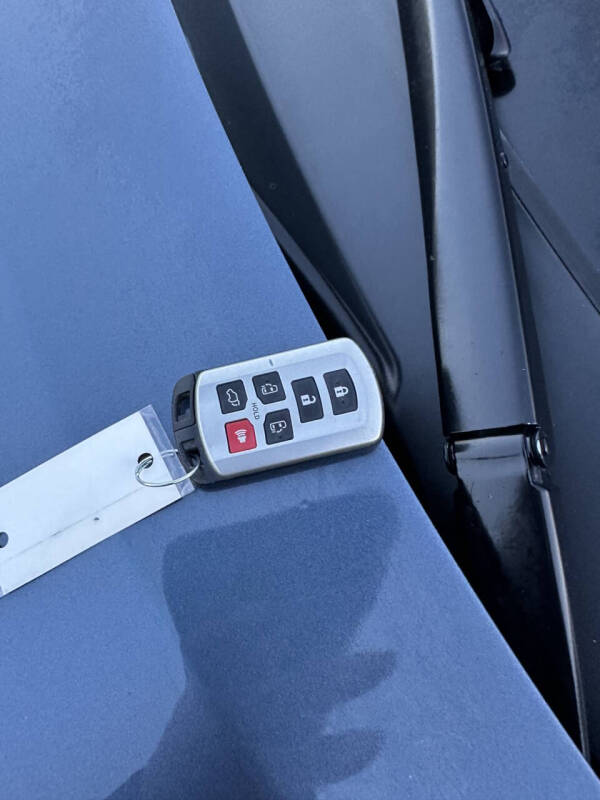 2016 Toyota Sienna XLE Premium 7-Passenger