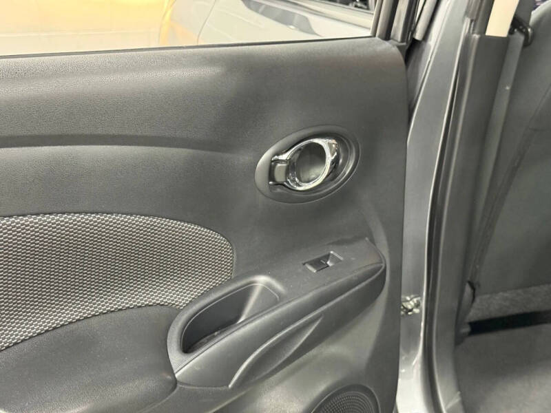 2019 Nissan Versa SV