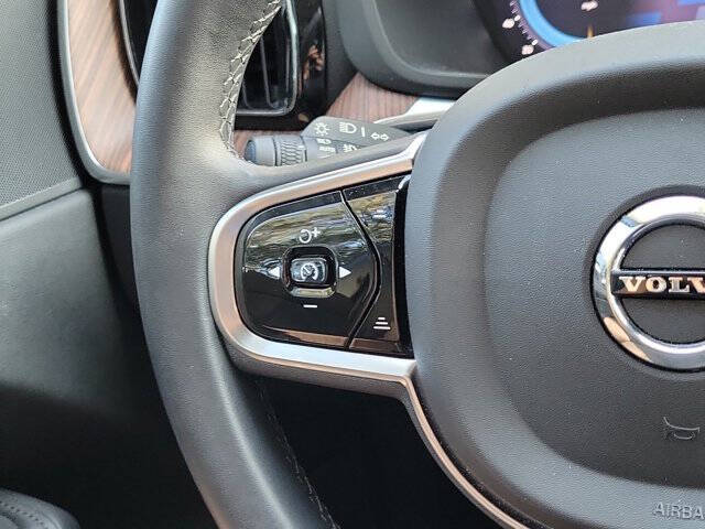 2023 Volvo XC60 B5 Plus Dark Theme