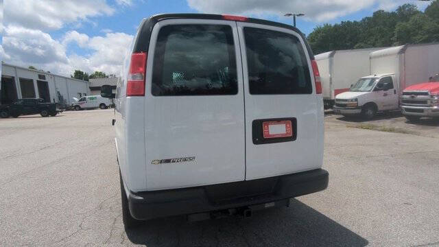 2025 Chevrolet Express 2500