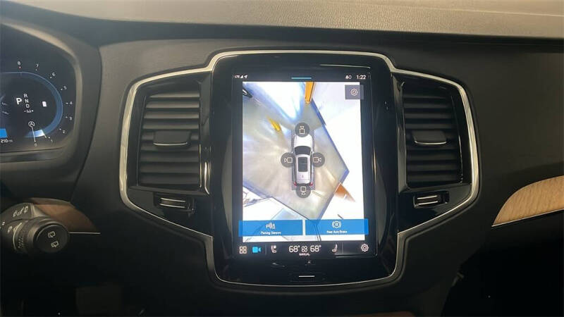 2024 Volvo XC90 B5 Plus Bright Theme