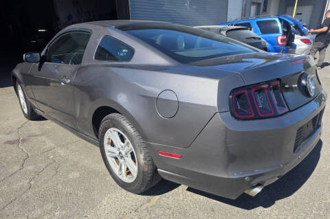 2014 Ford Mustang V6