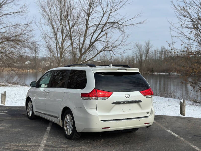 2012 Toyota Sienna Limited 7-Passenger