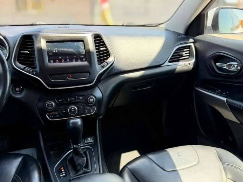 2019 Jeep Cherokee Latitude Plus