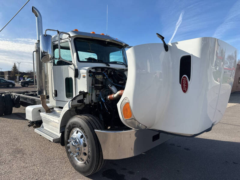 2020 Peterbilt 337