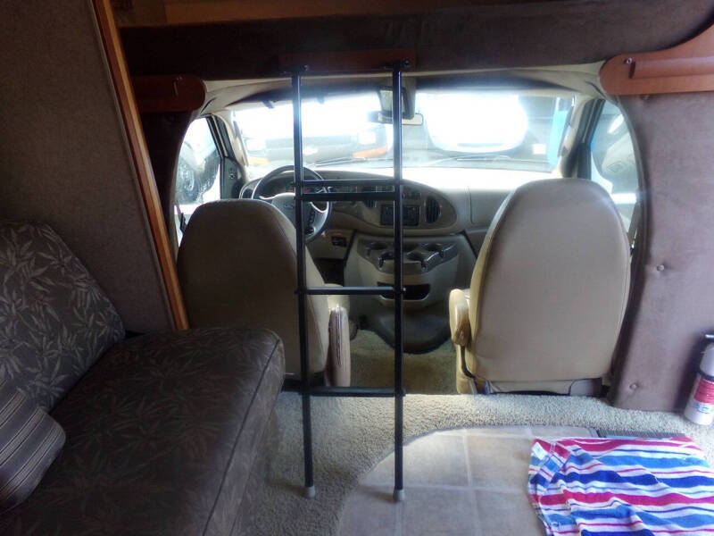 2008 Winnebago Outlook