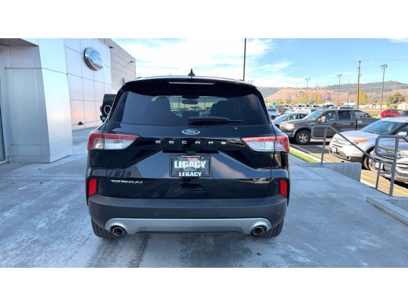 2021 Ford Escape Hybrid Titanium