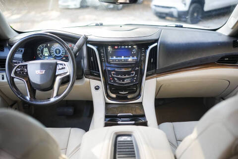 2018 Cadillac Escalade Luxury