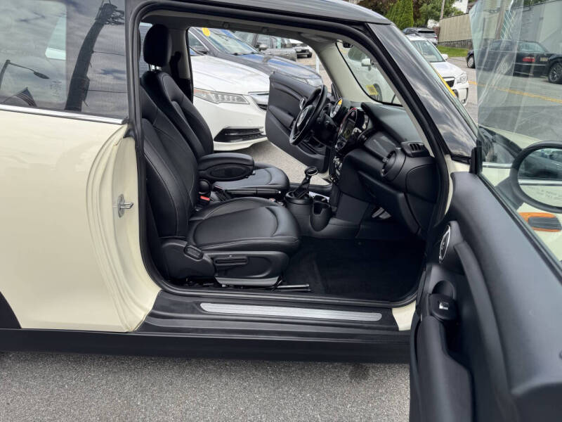 2017 MINI Hardtop 2 Door Cooper