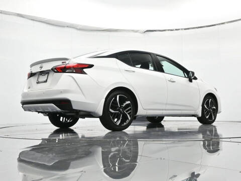 2025 Nissan Versa SR