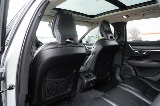 2020 Volvo V90 Cross Country T6