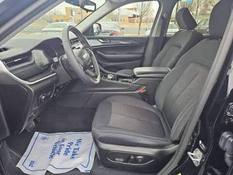 2023 Jeep Grand Cherokee Laredo