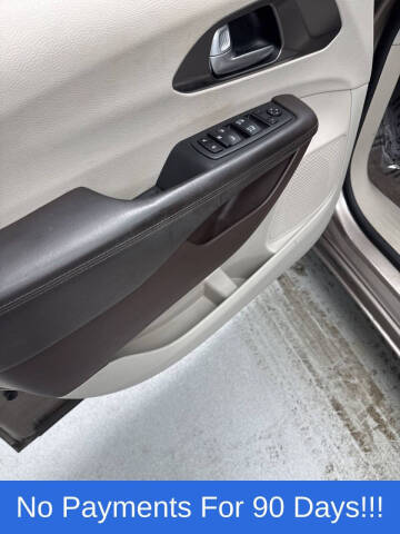 2017 Chrysler Pacifica Touring-L