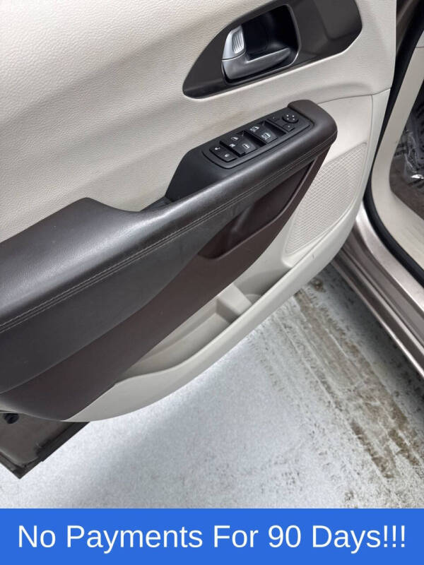 2017 Chrysler Pacifica Touring-L