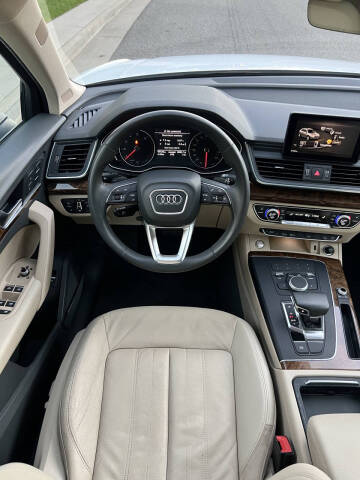 2018 Audi Q5 2.0T quattro Premium Plus