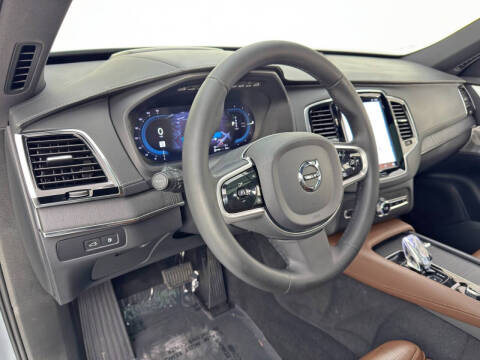 2023 Volvo XC90 Recharge T8 Ultimate Dark Theme