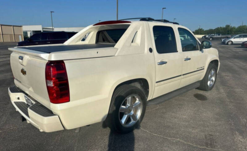 2013 Chevrolet Avalanche LTZ Black Diamond