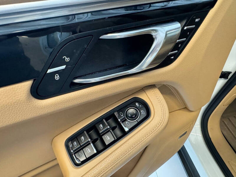 2017 Porsche Macan