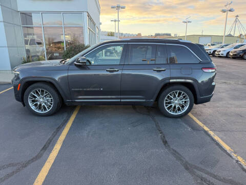 2022 Jeep Grand Cherokee Summit