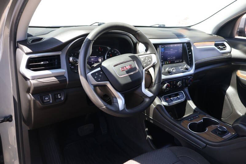 2022 GMC Acadia SLE